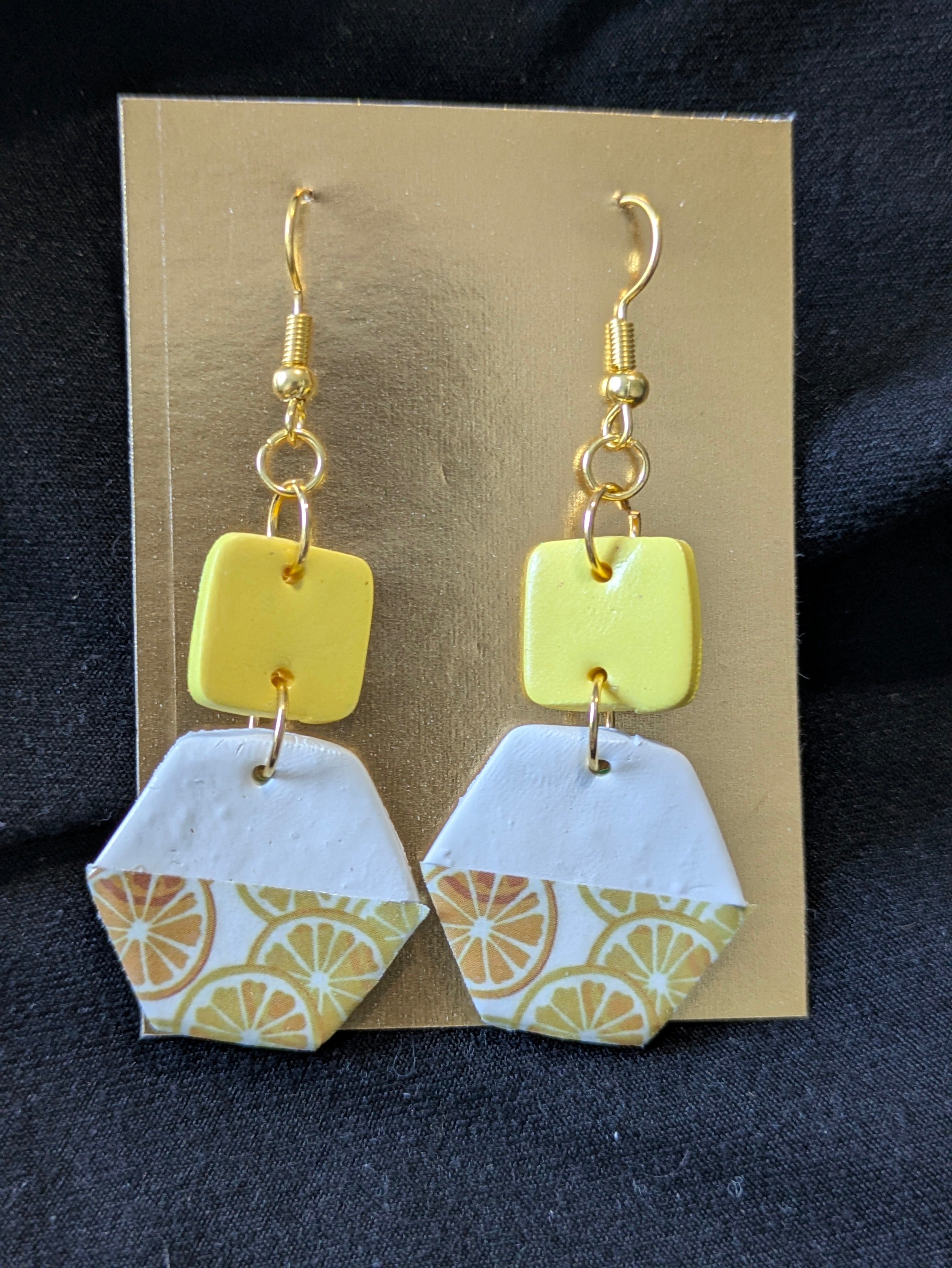 Lemon on white with yellow squares